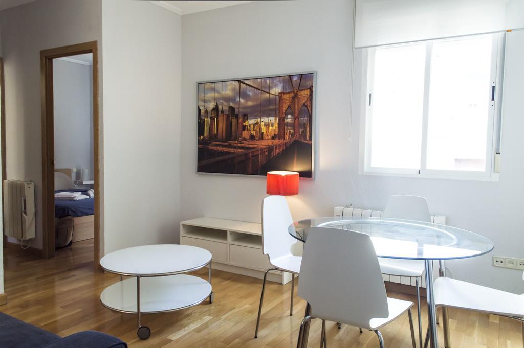 For You Rentals Reina Sofia Apartment Temporal Df21 Madrid Exteriör bild